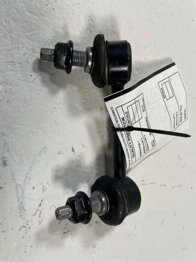 Load image into Gallery viewer, 2022-2025 KIA EV6 REAR RIGHT ANTI ROLL STABILIZER SWAY BAR END LINK # 109883
