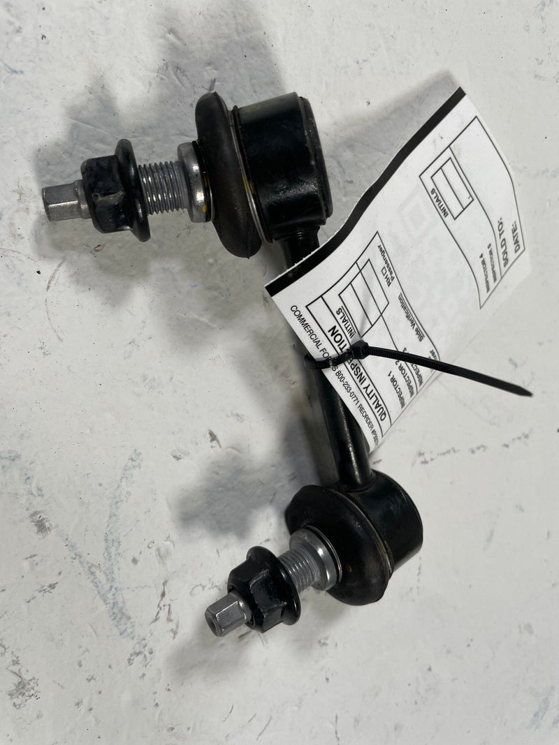 Load image into Gallery viewer, 2022-2025 KIA EV6 REAR RIGHT ANTI ROLL STABILIZER SWAY BAR END LINK # 109883
