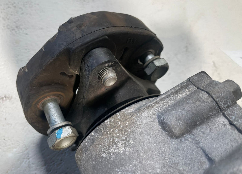 Load image into Gallery viewer, 2019 - 2023 GENESIS G70 AWD REAR DIFFERENTIAL AXLE CARRIER ASSEMBLY 2.0L #113921
