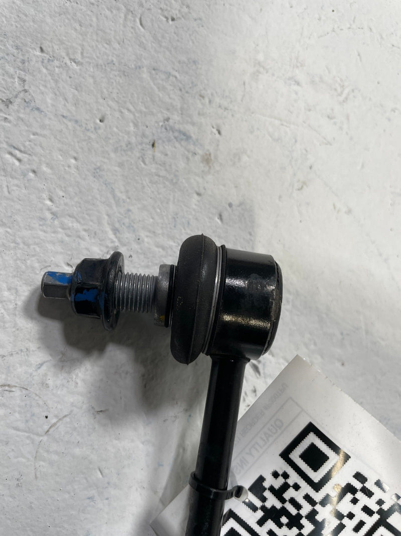 Load image into Gallery viewer, 2022-2025 KIA EV6 REAR RIGHT ANTI ROLL STABILIZER SWAY BAR END LINK # 109883
