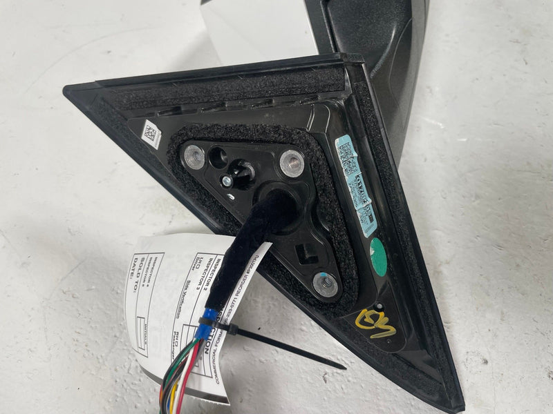 Load image into Gallery viewer, 2025-2026 HYUNDAI IONIQ 5 RIGHT SIDE REAR VIEW DOOR MIRROR WHITE (SAW) # 112632
