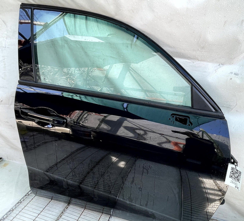 Load image into Gallery viewer, ACURA ADX FRONT RIGHT SIDE DOOR SHELL ASSEMBLY BLACK (NH731P) 2025-2026 # 114031
