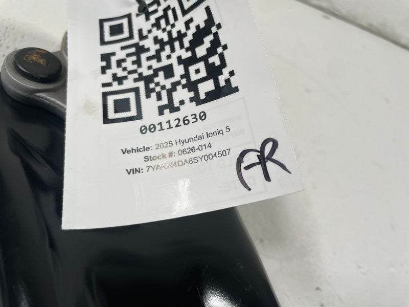 Load image into Gallery viewer, 2025 - 2026 HYUNDAI IONIQ 5 RWD FRONT RIGHT SIDE LOWER CONTROL ARM # 112630
