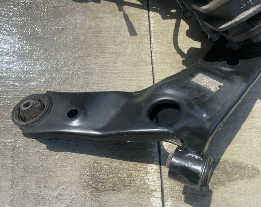 20-24 KIA TELLURIDE FWD FRONT LEFT DRIVER SIDE SUSPENSION KNEE ASSEMBLY