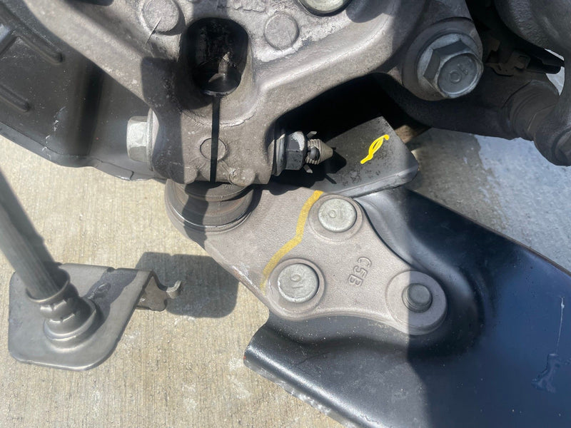 Load image into Gallery viewer, 20-24 KIA TELLURIDE FWD FRONT LEFT DRIVER SIDE SUSPENSION KNEE ASSEMBLY # 107182
