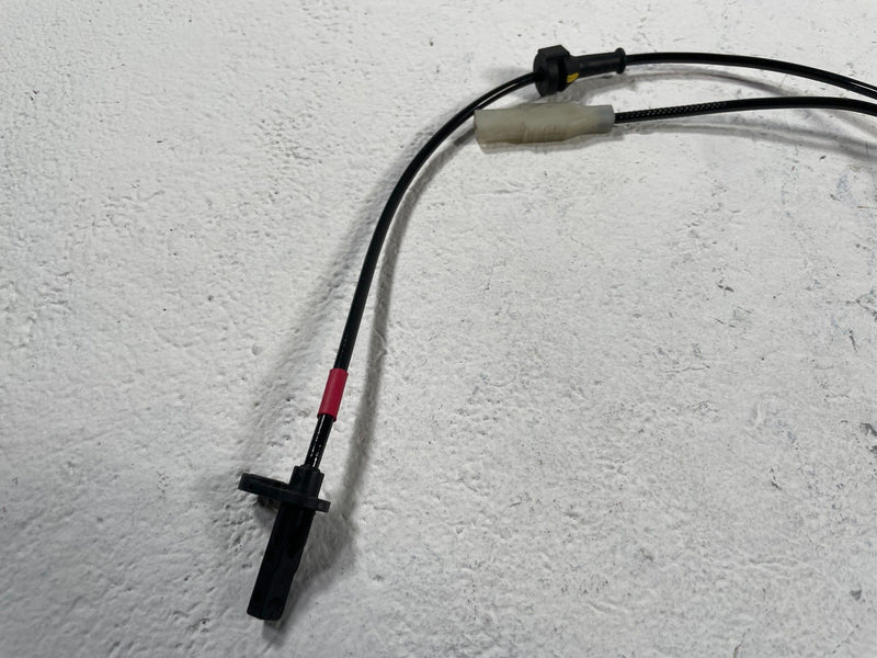 Load image into Gallery viewer, 2022-2024 KIA EV6 AWD FRONT RIGHT PASSENGER SIDE WHEEL SPEED ABS SENSOR # 109877
