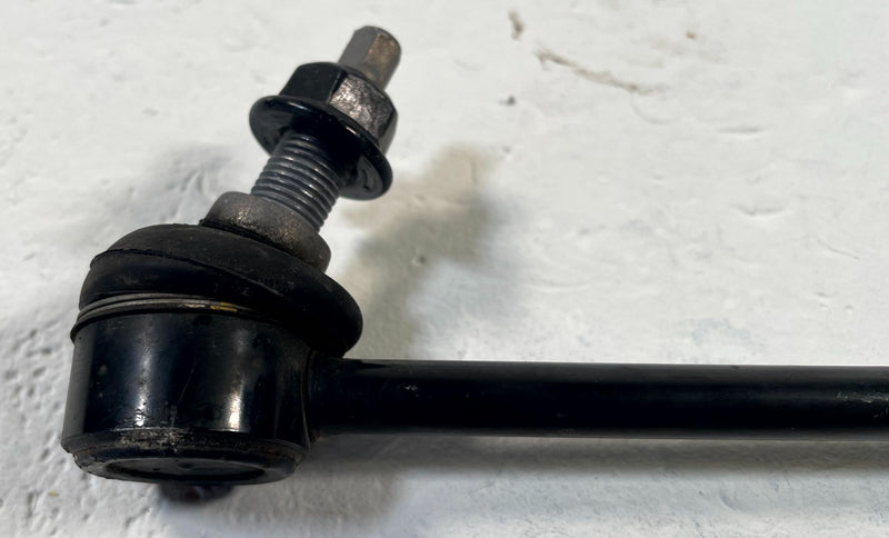 Load image into Gallery viewer, 2022-2025 HYUNDAI IONIQ 5 FRONT RIGHT SIDE STABILIZER SWAY BAR END LINK # 114065
