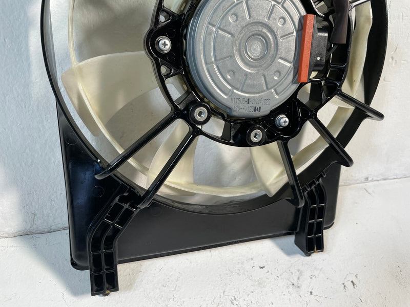 Load image into Gallery viewer, 2019-2022 ACURA ILX FRONT RIGHT SIDE RADIATOR COOLING FAN SHROUD ASSEMBLY 107071
