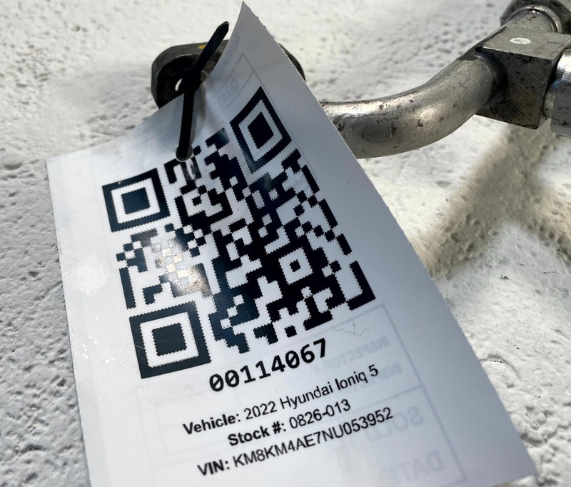 Load image into Gallery viewer, 2022-2024 HYUNDAI IONIQ 5 AC AIR CONDITIONING DISCHARGE HOSE PIPE TUBE # 114067
