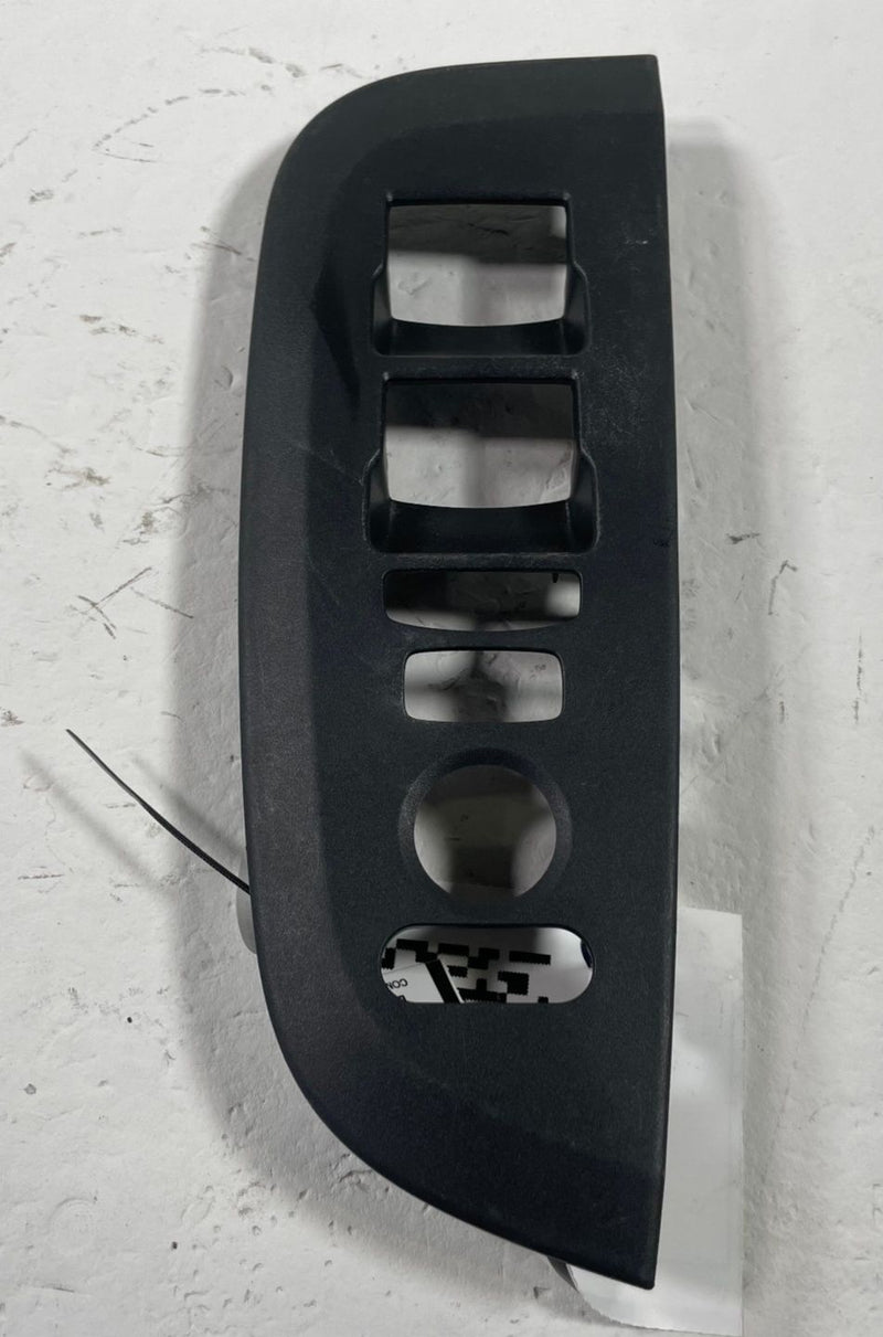 Load image into Gallery viewer, 23-26 HONDA HR-V FRONT LEFT DOOR WINDOW CONTROL SWITCH BEZEL TRIM 2.0L # 112656
