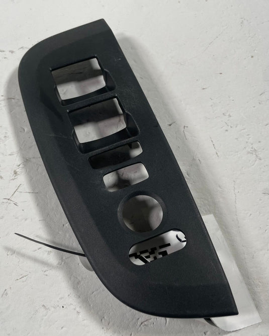 23-26 HONDA HR-V FRONT LEFT DOOR WINDOW CONTROL SWITCH BEZEL TRIM 2.0L