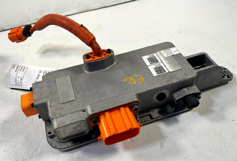 Load image into Gallery viewer, 2022 - 2025 HYUNDAI IONIQ 5 RWD HIGH VOLTAGE JUNCTION BOX CONTROL UNIT # 114057
