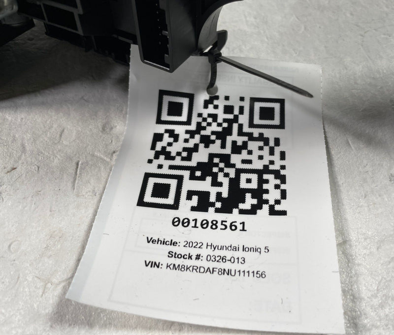 Load image into Gallery viewer, 2022 - 2024 HYUNDAI IONIQ 5 TURN SIGNAL &amp; WIPER CONTROL SWITCH ASSEMBLY # 108561
