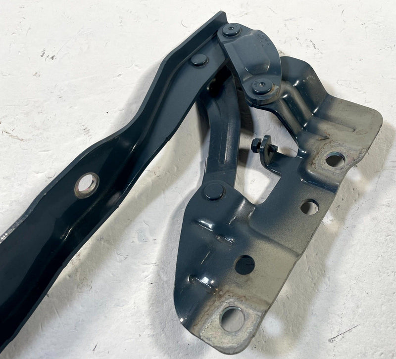 Load image into Gallery viewer, 2022 - 2024 HYUNDAI IONIQ 5 FRONT LEFT &amp; RIGHT SIDE HOOD HINGES PAIR # 114058
