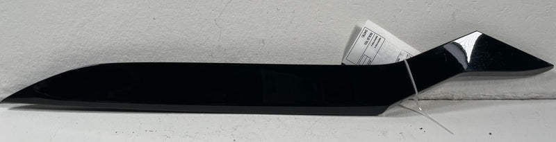Load image into Gallery viewer, 2022-2025 KIA EV6 GT LINE REAR LEFT SIDE D PILLAR QUARTER PANEL MOLDING #109928
