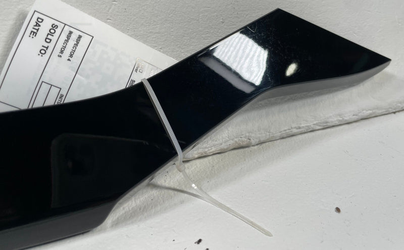 Load image into Gallery viewer, 2022-2025 KIA EV6 GT LINE REAR LEFT SIDE D PILLAR QUARTER PANEL MOLDING #109928
