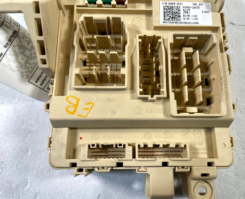 Load image into Gallery viewer, 2022-24 HYUNDAI IONIQ 5 SE DASH DASHBOARD FUSE RELAY JUNCTION BOX BLOCK # 114047
