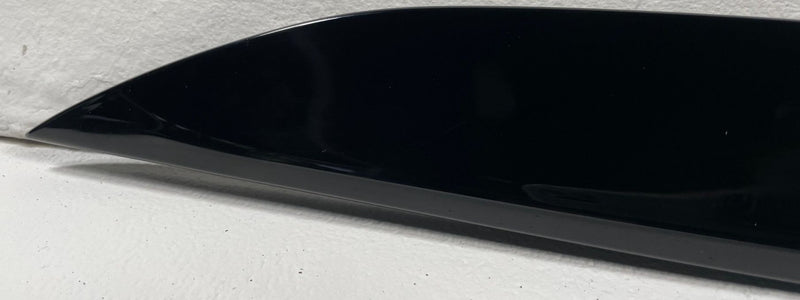 Load image into Gallery viewer, 2022-2025 KIA EV6 GT LINE REAR LEFT SIDE D PILLAR QUARTER PANEL MOLDING #109928
