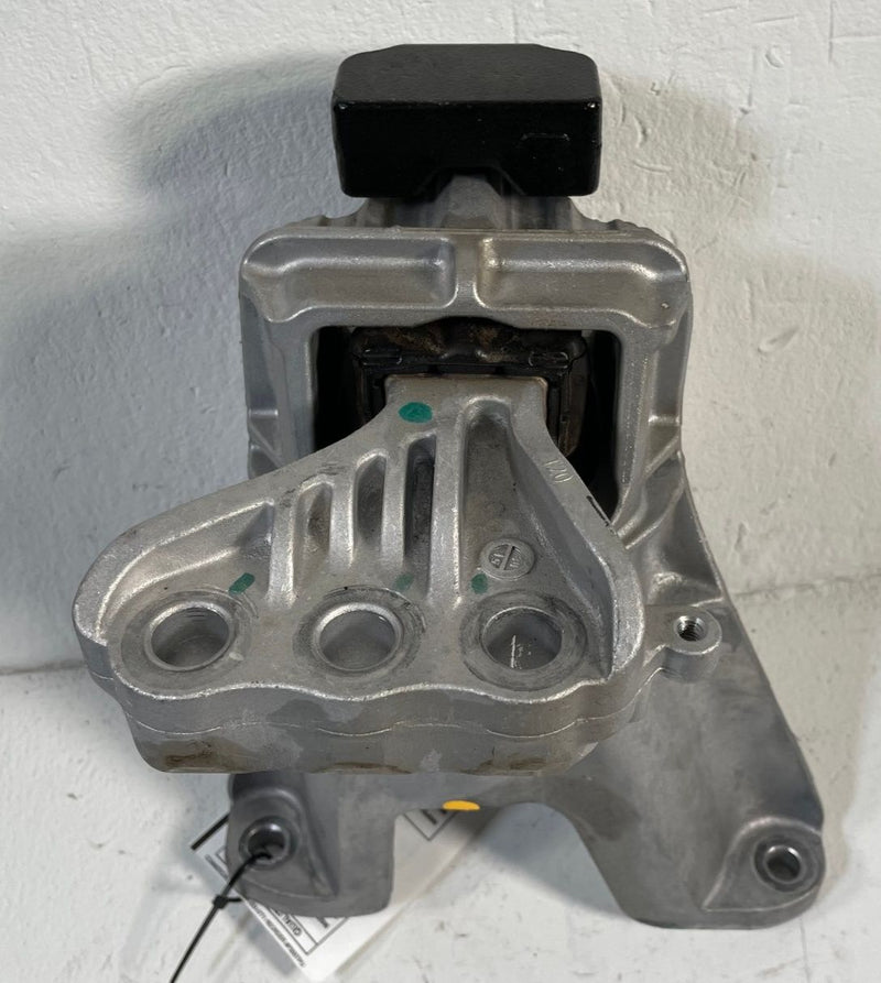 Load image into Gallery viewer, 2025-2026 ACURA ADX FRONT RIGHT PASSENGER SIDE ENGINE MOUNT BRACKET 1.5L #114002
