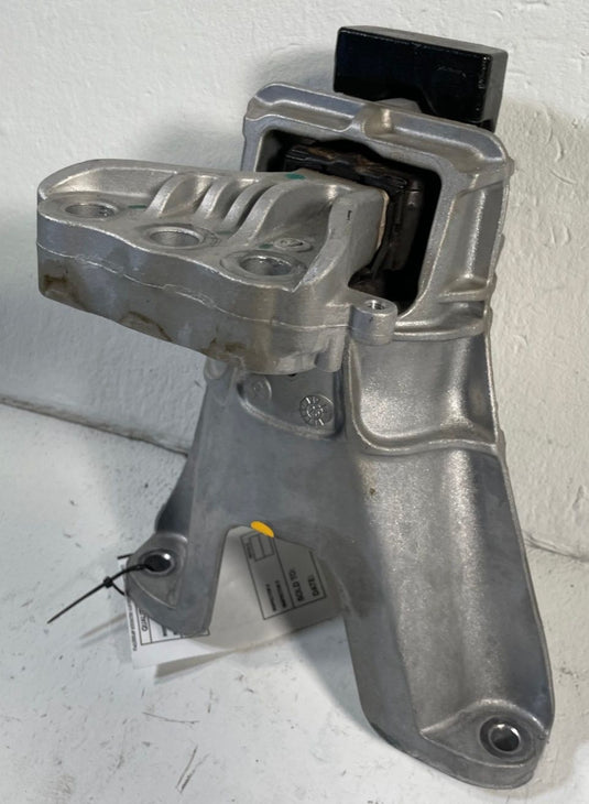 2025-2026 ACURA ADX FRONT RIGHT PASSENGER SIDE ENGINE MOUNT BRACKET 1.5L
