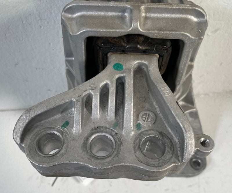 Load image into Gallery viewer, 2025-2026 ACURA ADX FRONT RIGHT PASSENGER SIDE ENGINE MOUNT BRACKET 1.5L #114002
