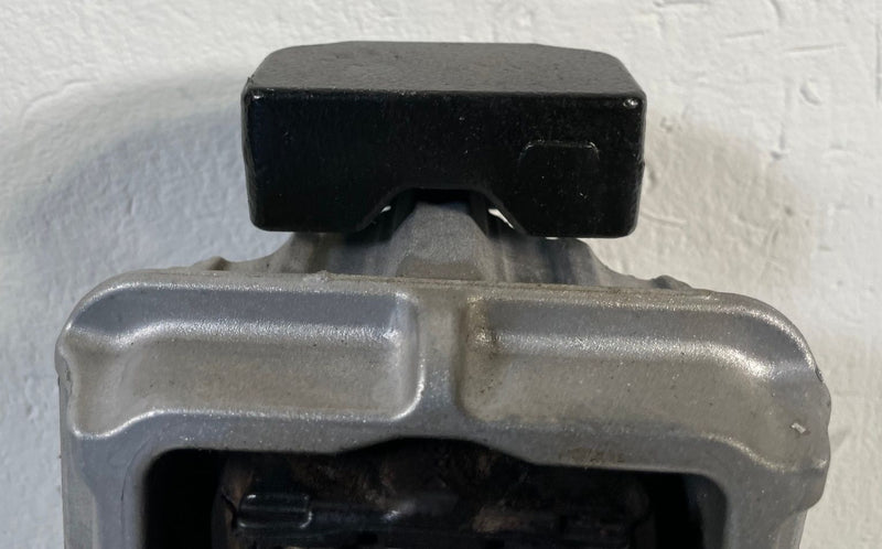 Load image into Gallery viewer, 2025-2026 ACURA ADX FRONT RIGHT PASSENGER SIDE ENGINE MOUNT BRACKET 1.5L #114002
