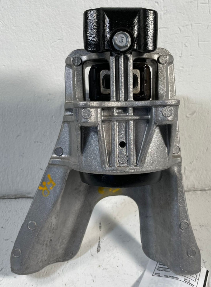 Load image into Gallery viewer, 2025-2026 ACURA ADX FRONT RIGHT PASSENGER SIDE ENGINE MOUNT BRACKET 1.5L #114002
