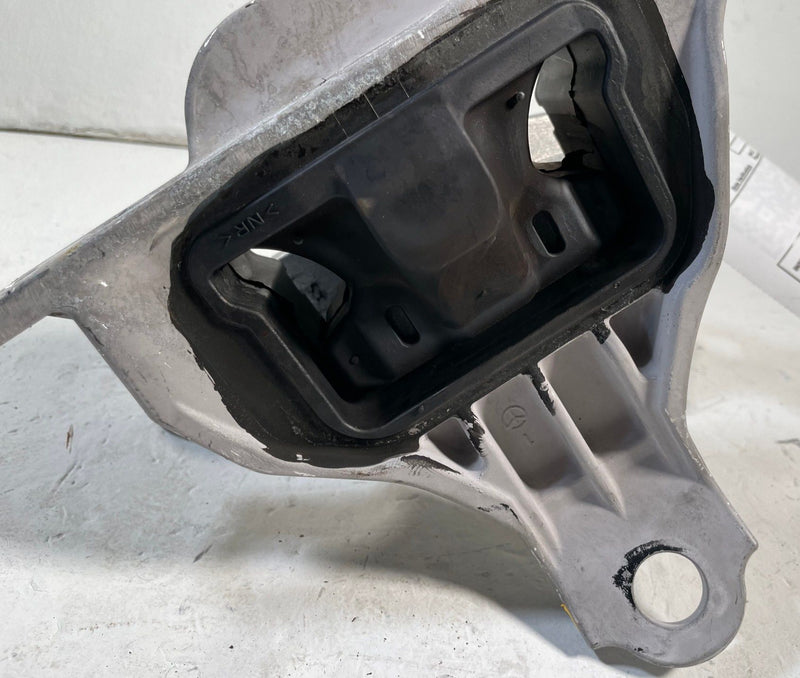 Load image into Gallery viewer, 25-26 ACURA ADX LEFT SIDE AUTOMATIC TRANSMISSION MOUNT SUPPORT BRACKET # 113978

