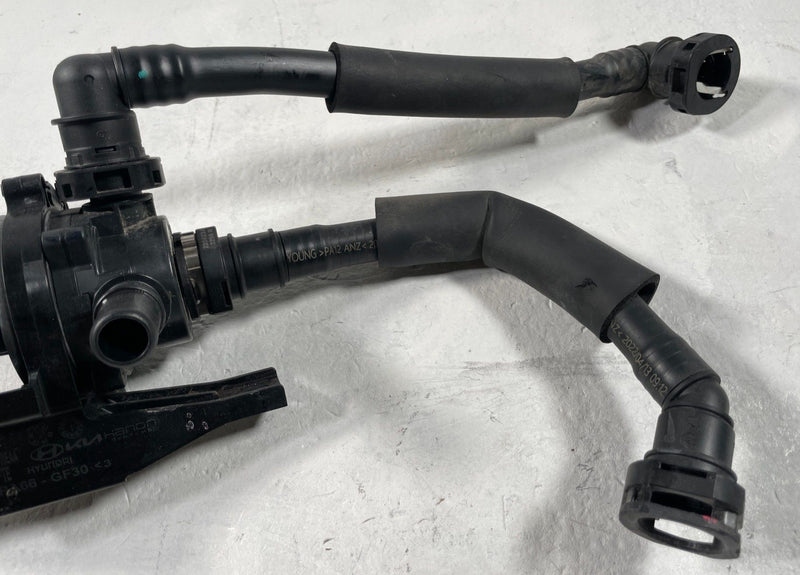 Load image into Gallery viewer, 22-24 HYUNDAI IONIQ 5 ENGINE AUXILIARY COOLANT WATER PUMP VALVE HOSE # 108551

