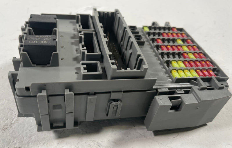 Load image into Gallery viewer, 2023 - 2025 HONDA HR-V LX UNDER DASH FUSE RELAY CABIN JUNCTION BOX 2.0L # 112652
