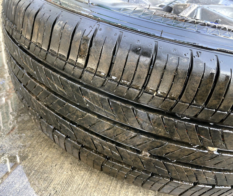 Load image into Gallery viewer, NISSAN ROGUE S 17x7-1/2 15 SPOKE SILVER ALLOY WHEEL RIM W/TIRE 2021-2025 #111709
