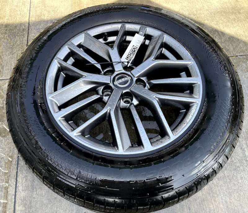 Load image into Gallery viewer, NISSAN ROGUE S 17x7-1/2 15 SPOKE SILVER ALLOY WHEEL RIM W/TIRE 2021-2025 #111707
