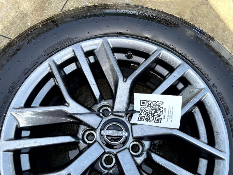 Load image into Gallery viewer, NISSAN ROGUE S 17x7-1/2 15 SPOKE SILVER ALLOY WHEEL RIM W/TIRE 2021-2025 #111707
