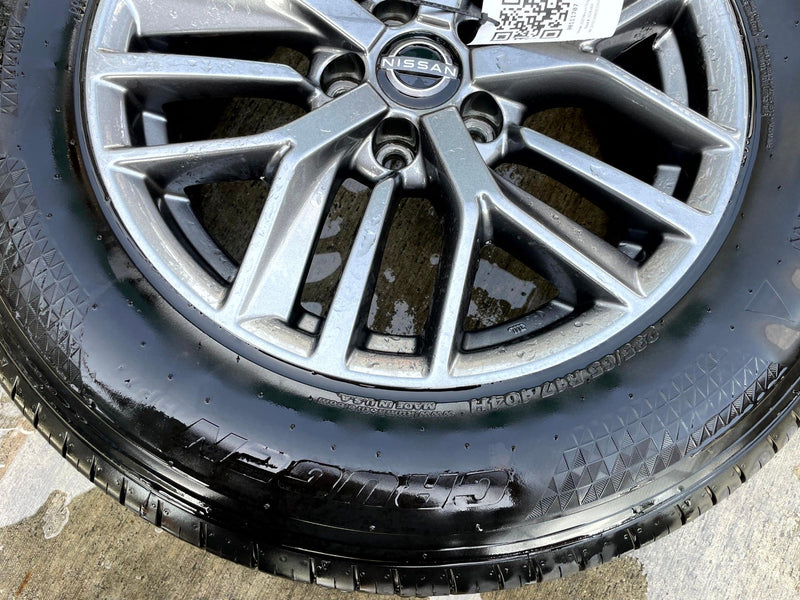 Load image into Gallery viewer, NISSAN ROGUE S 17x7-1/2 15 SPOKE SILVER ALLOY WHEEL RIM W/TIRE 2021-2025 #111707
