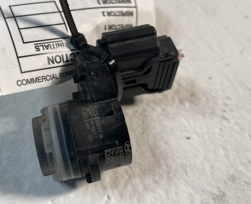 Load image into Gallery viewer, 20-22 KIA TELLURIDE REAR BUMPER PARKING AID ASSIST ULTRASONIC PDC SENSOR #107124
