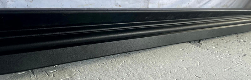Load image into Gallery viewer, 2025-2026 HYUNDAI IONIQ 5 RIGHT SIDE SKIRT ROCKER PANEL MOLDING BLACK # 109149
