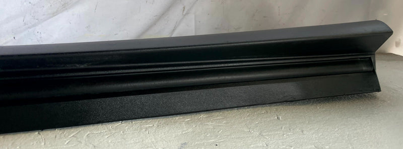Load image into Gallery viewer, 2025-2026 HYUNDAI IONIQ 5 RIGHT SIDE SKIRT ROCKER PANEL MOLDING BLACK # 109149
