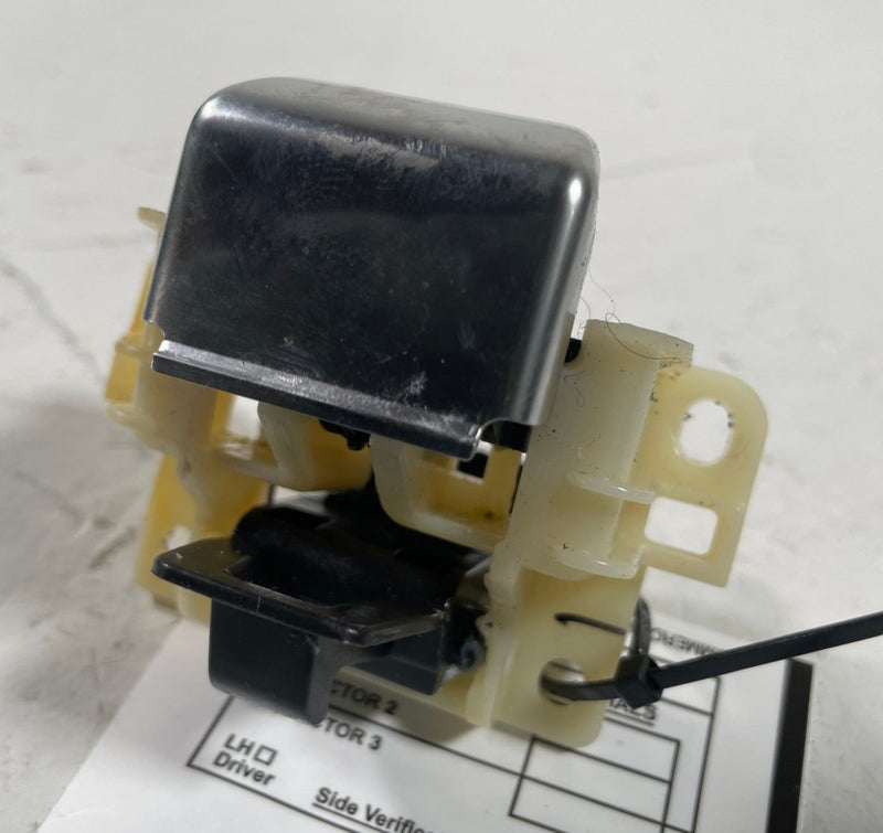 Load image into Gallery viewer, 23-26 HONDA HR-V FRONT CENTER CONSOLE ARMREST LID COVER LATCH LOCK 2.0L #112650
