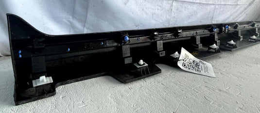 2025-2026 HYUNDAI IONIQ 5 RIGHT SIDE SKIRT ROCKER PANEL MOLDING BLACK
