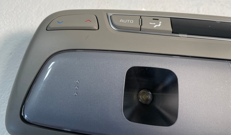 Load image into Gallery viewer, 2020 - 2022 KIA TELLURIDE REAR DOME LIGHT LAMP W/ CLIMATE CONTROLS # 107123
