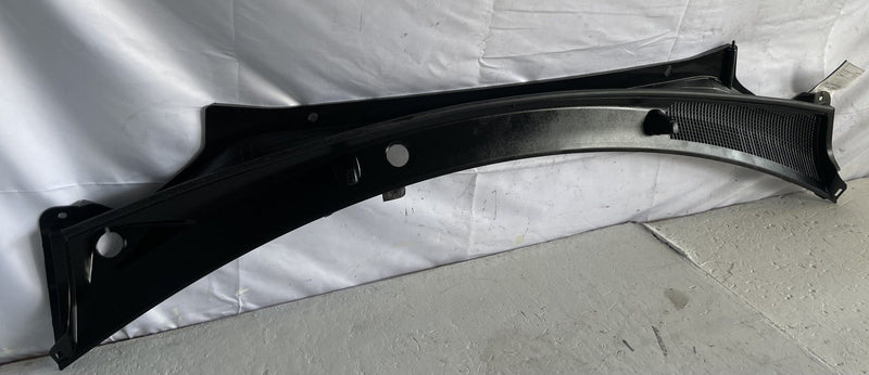 Load image into Gallery viewer, 2022-2024 HYUNDAI IONIQ 5 FRONT WINDSHIELD WIPER COWL PANEL COVER GRILLE #107293
