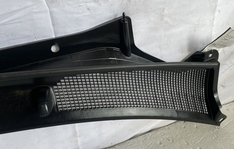 Load image into Gallery viewer, 2022-2024 HYUNDAI IONIQ 5 FRONT WINDSHIELD WIPER COWL PANEL COVER GRILLE #107293
