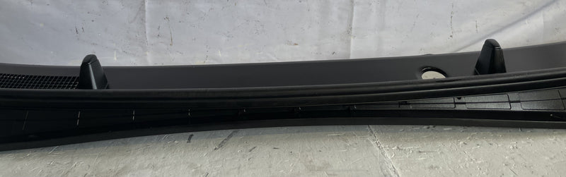 Load image into Gallery viewer, 2022-2024 HYUNDAI IONIQ 5 FRONT WINDSHIELD WIPER COWL PANEL COVER GRILLE #107293
