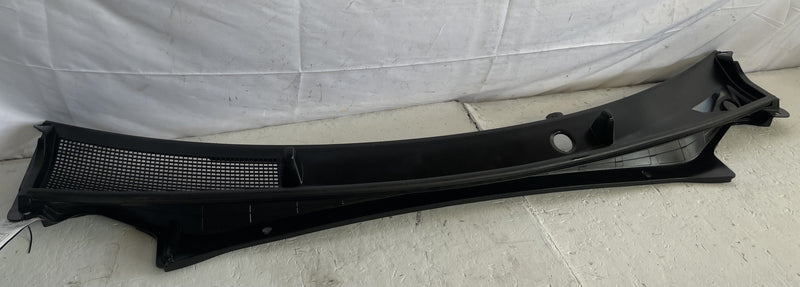 Load image into Gallery viewer, 2022-2024 HYUNDAI IONIQ 5 FRONT WINDSHIELD WIPER COWL PANEL COVER GRILLE #107293
