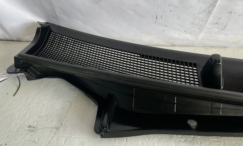 Load image into Gallery viewer, 2022-2024 HYUNDAI IONIQ 5 FRONT WINDSHIELD WIPER COWL PANEL COVER GRILLE #107293
