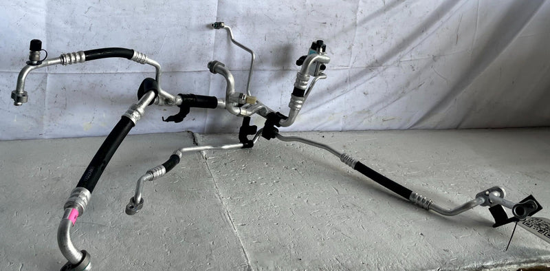Load image into Gallery viewer, 22-25 HYUNDAI IONIQ 5 AC AIR CONDITIONING SUCTION &amp; LIQUID LINE HOSE TUBE 109131
