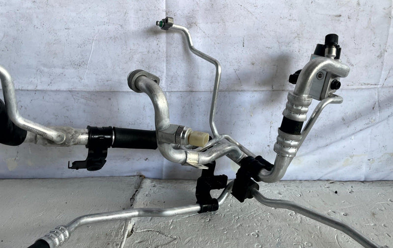 Load image into Gallery viewer, 22-25 HYUNDAI IONIQ 5 AC AIR CONDITIONING SUCTION &amp; LIQUID LINE HOSE TUBE 109131
