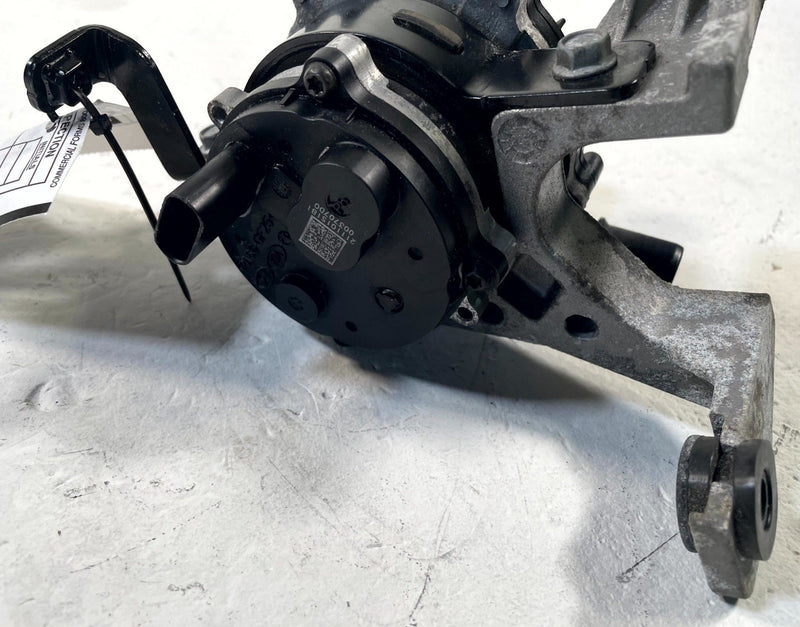 Load image into Gallery viewer, 22-24 HYUNDAI IONIQ 5 ENGINE MOTOR WATER COOLANT PUMP HOSE W/ BRACKET # 114056
