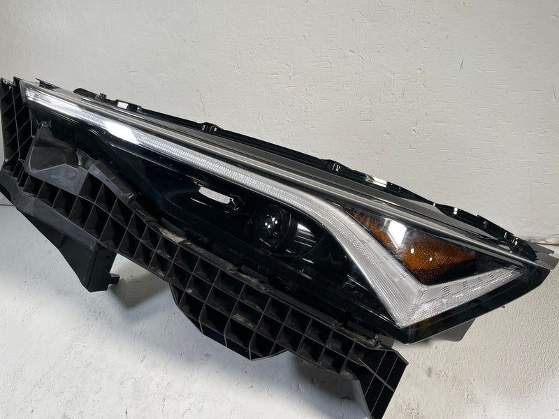 Load image into Gallery viewer, 2025 - 2026 ACURA ADX FRONT LEFT DRIVER SIDE LED HEADLIGHT HEADLAMP # 113977
