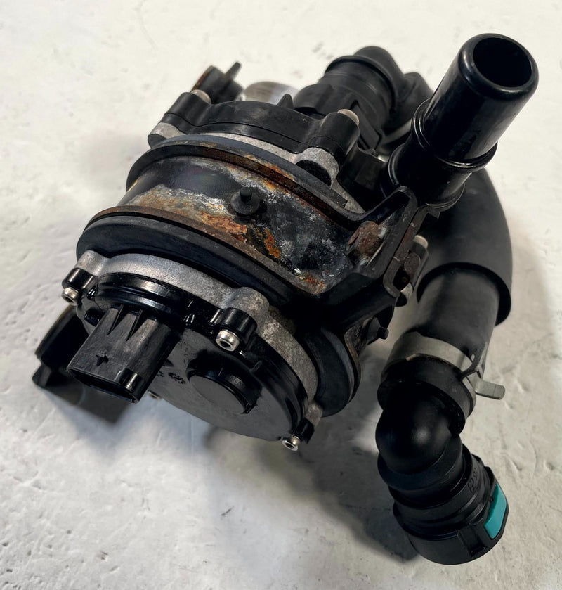Load image into Gallery viewer, 2022-2024 HYUNDAI IONIQ 5 DRIVE MOTOR INVERTER COOLER COOLING WATER PUMP #114050
